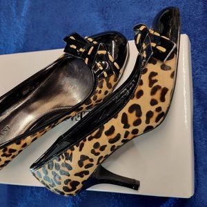 Alfani Hamilton Suede Leopard cap toe pumps Size 6.5m